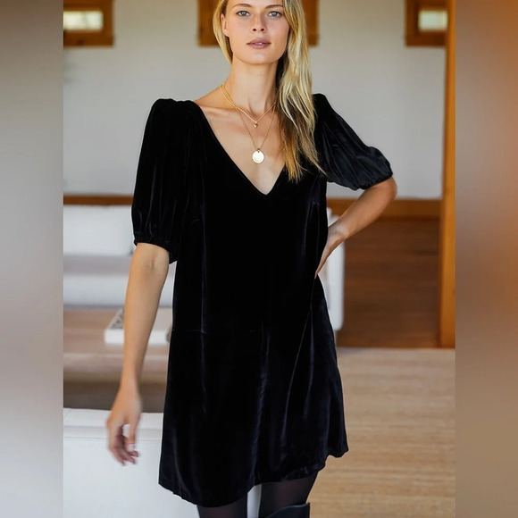 NEW Emerson Fry ELLE DRESS BLACK SILK VELVET V Neck Short Sleeve Dress - Picture 1 of 6
